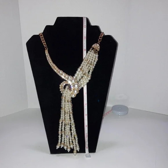 Elegant Faux Pearl and Gold Statement Necklace - Picture 8 of 9